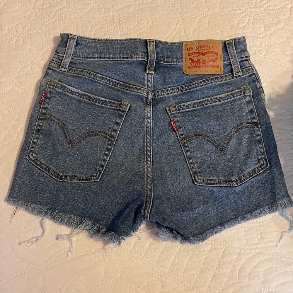 Women’s Levi’s Shorts